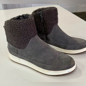 Aetrex Suede Ankle Boots with Shearling Trim